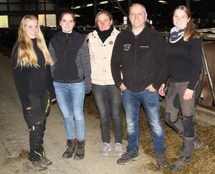 Mit Leib und Seele dabei: Verena, Katharina, Monika, Peter und Anna Lena Honert. (© Frangenberg)