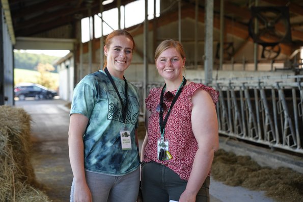 Agri-Influencerinnen Anna Lou Schneider und Marie Brünemann auf der Campervan-Tour